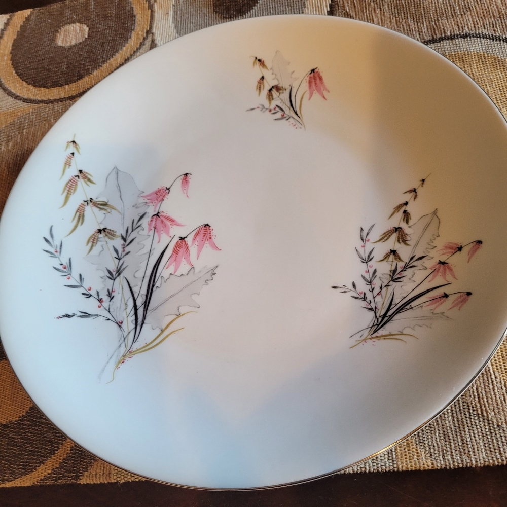 Royal Duchess Fine China Bavaria Germany..1 dinner plate